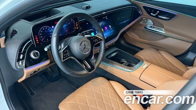 Mercedes-Benz E-Class 2024 — Photo 6/20