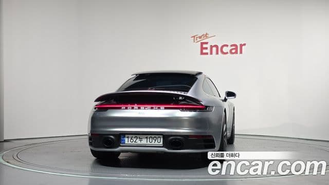 Porsche 911 2023 — Photo 12/31