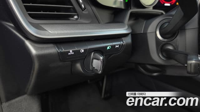 Porsche 911 2023 — Photo 17/31