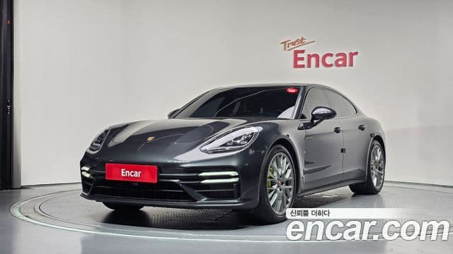 Porsche Panamera 2022 — Şəkil 33/35