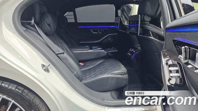 Mercedes-Benz S-Class 2022 — Photo 13/20