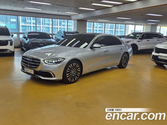 Mercedes-Benz S-Class 2022 — Photo 2/18