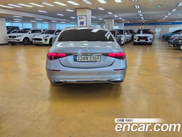 Mercedes-Benz S-Class 2022 — Photo 7/18