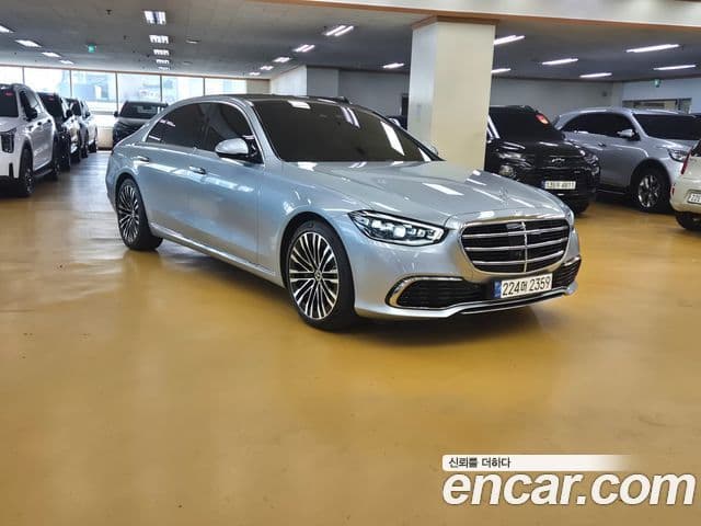 Mercedes-Benz S-Class 2022 — Photo 12/18