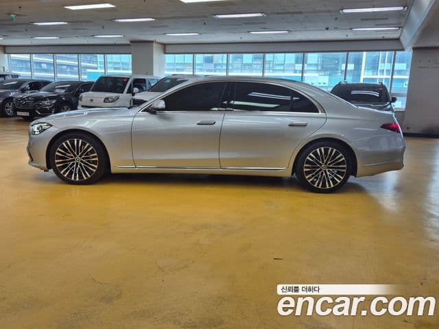 Mercedes-Benz S-Class 2022 — Photo 18/18