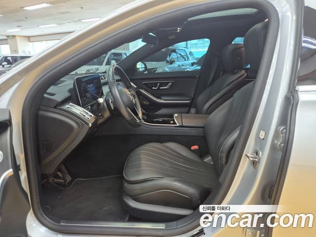 Mercedes-Benz S-Class 2022 — Photo 13/18