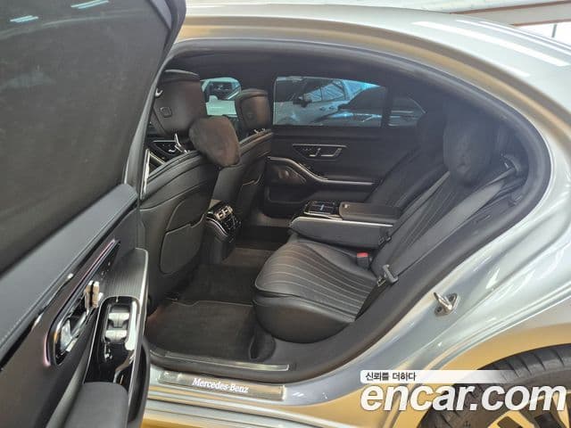 Mercedes-Benz S-Class 2022 — Photo 15/18