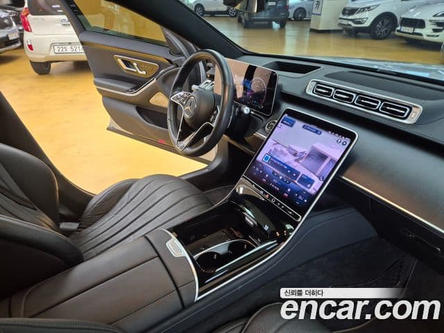 Mercedes-Benz S-Class 2022 — Photo 14/18