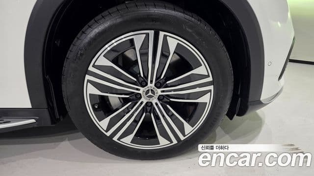 Mercedes-Benz EQS SUV 2025 — ფოტო 7/20