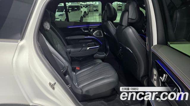 Mercedes-Benz EQS SUV 2025 — ფოტო 15/20