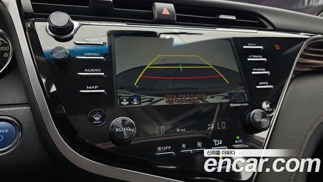 Toyota Camry 2019 — Şəkil 9/31