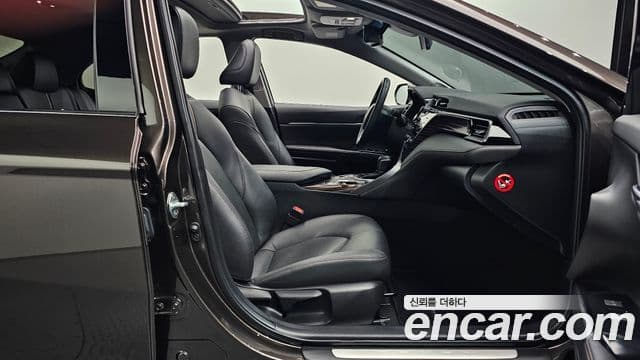 Toyota Camry 2019 — Şəkil 6/31