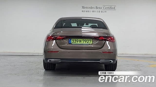 Mercedes-Benz E-Class 2025 — Photo 15/18