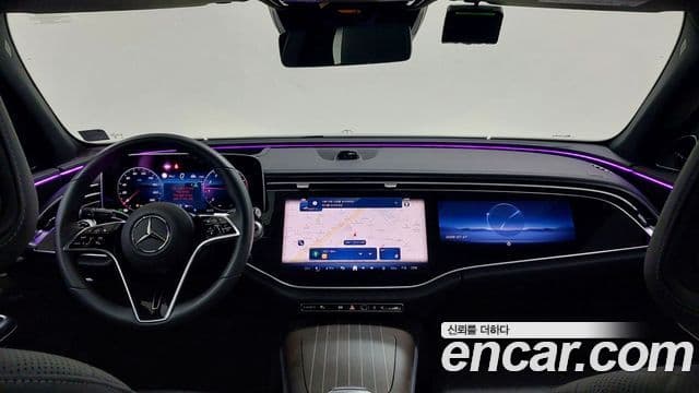 Mercedes-Benz E-Class 2025 — Photo 8/18