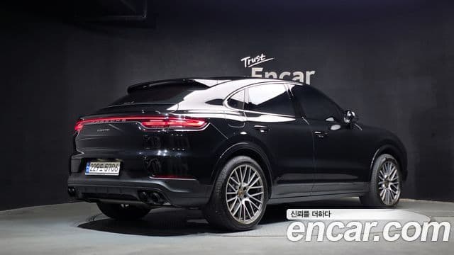 Porsche Cayenne 2022 — Photo 16/32