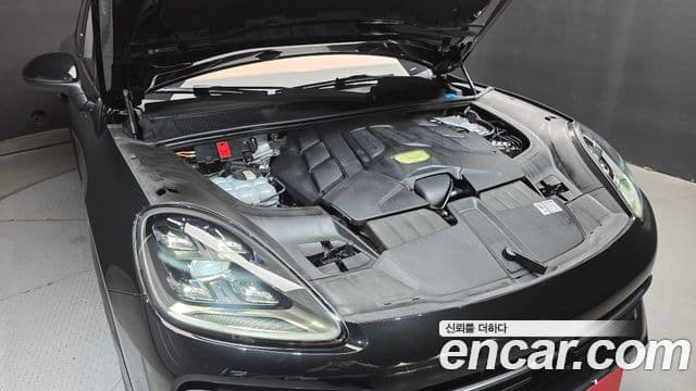 Porsche Cayenne 2022 — Photo 23/32