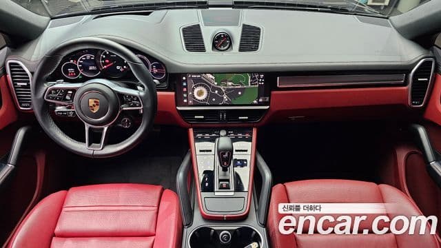 Porsche Cayenne 2022 — Photo 26/32