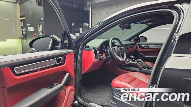 Porsche Cayenne 2022 — Photo 10/32