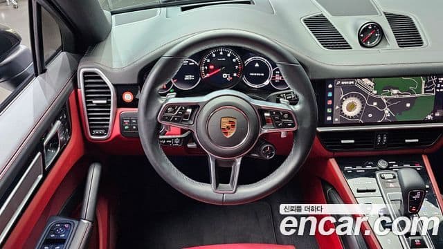 Porsche Cayenne 2022 — Photo 13/32