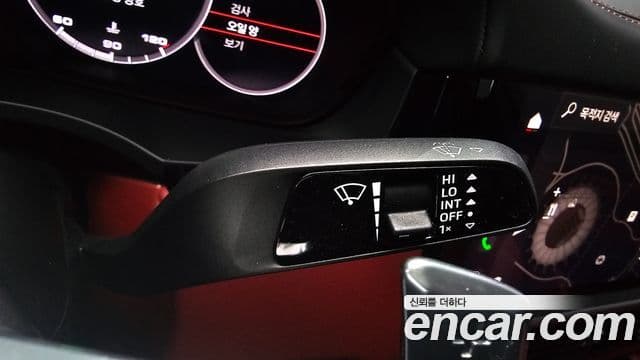 Porsche Cayenne 2022 — Photo 28/32