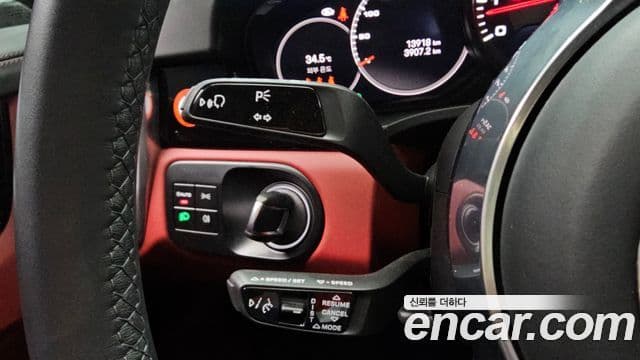 Porsche Cayenne 2022 — Photo 31/32