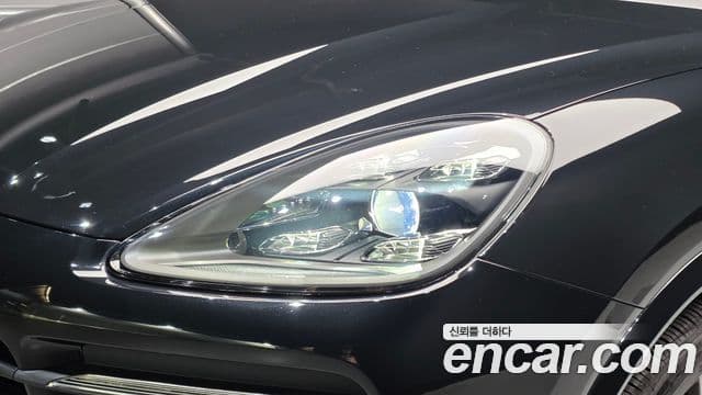 Porsche Cayenne 2022 — Photo 11/32