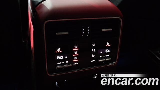 Porsche Cayenne 2022 — Photo 8/32