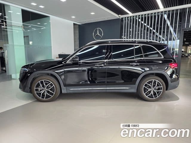 Mercedes-Benz EQB 2023 — ფოტო 15/19