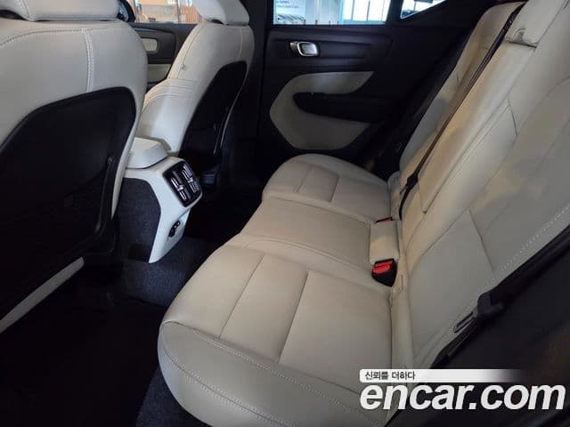 Volvo XC40 2026 — Photo 18/20