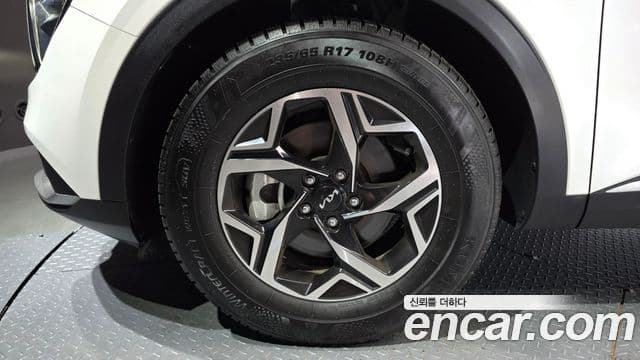 Kia Sportage 2024 — Фото 4/20