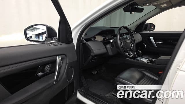 Land Rover Discovery Sport 2020 — Фото 10/20