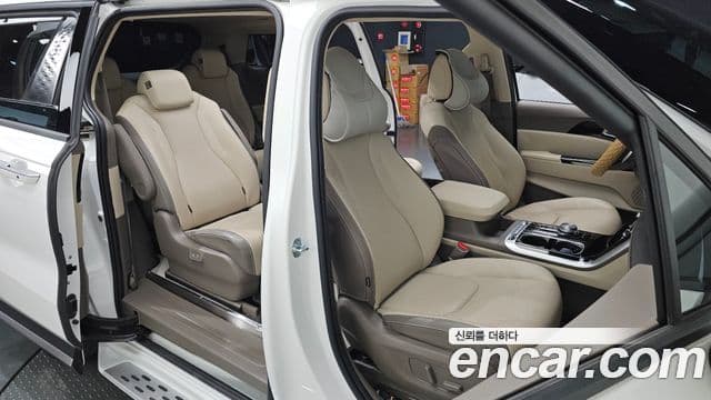 Kia Carnival 2023 — Фото 12/20