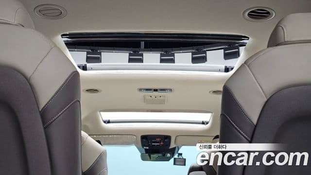 Kia Carnival 2023 — Фото 19/20