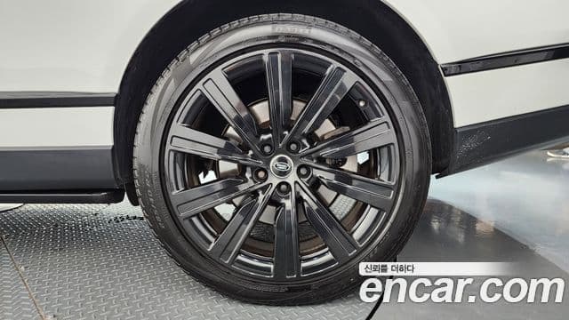 Land Rover Range Rover 2020 — Photo 24/40