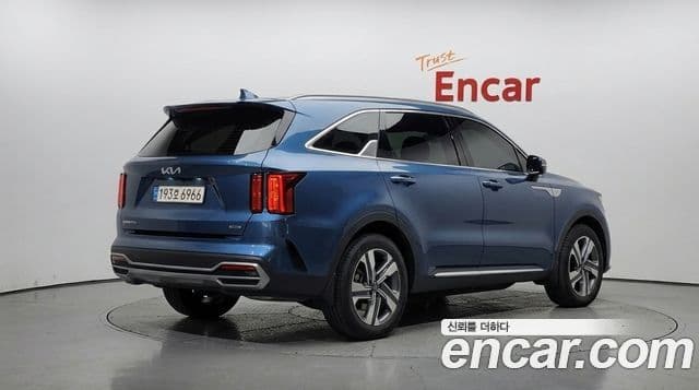 Kia Sorento 2022 — Фото 2/20