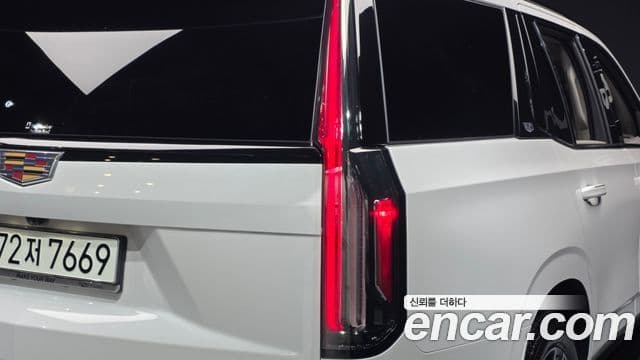 Cadillac Escalade 2021 — Şəkil 22/42