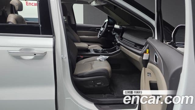 Kia Carnival 2025 — Şəkil 20/35