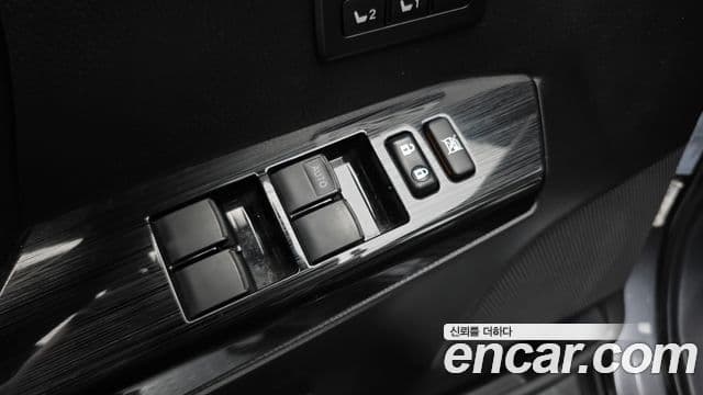 Toyota RAV4 2018 — Photo 19/33