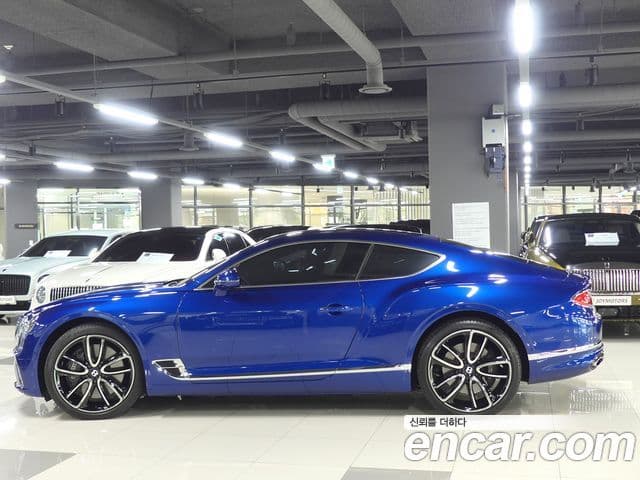 Bentley Continental GT 2022 — Photo 11/16