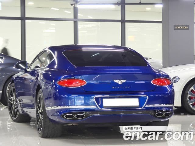 Bentley Continental GT 2022 — Photo 7/16