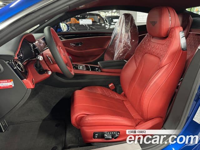 Bentley Continental GT 2022 — Photo 2/16