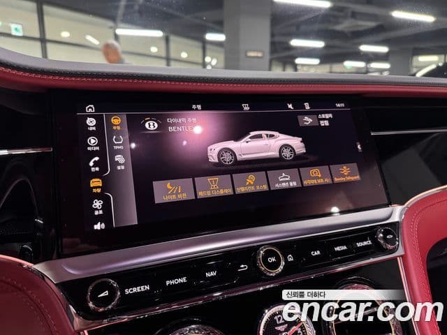Bentley Continental GT 2022 — Photo 12/16