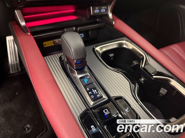 Lexus RX500h 2025 — Photo 9/14