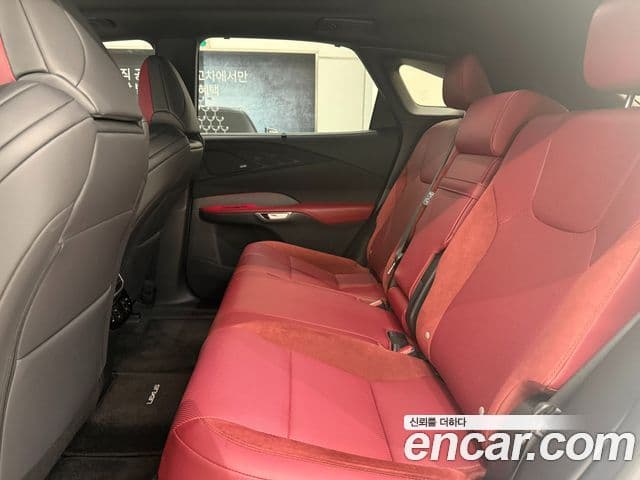 Lexus RX500h 2025 — Photo 7/14