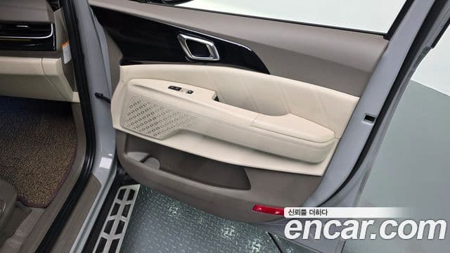 Kia Carnival 2024 — Photo 17/37