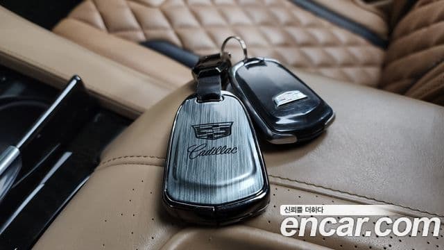 Cadillac Escalade 2018 — ფოტო 2/37