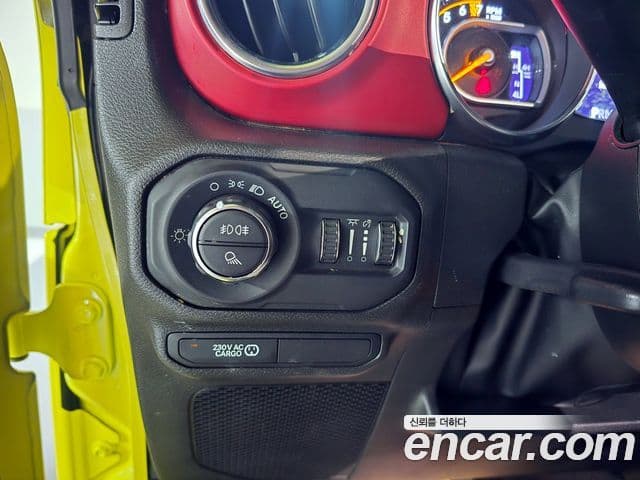 Jeep Gladiator 2023 — ფოტო 14/20