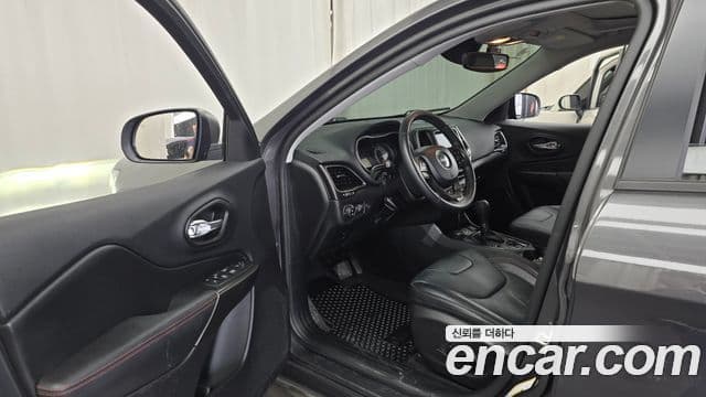 Jeep Cherokee 2020 — Şəkil 10/20