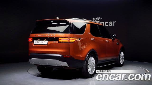 Land Rover Discovery 5 2018 — ფოტო 2/20