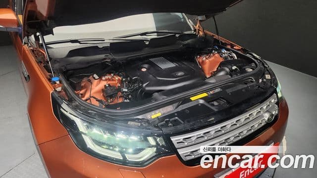 Land Rover Discovery 5 2018 — ფოტო 6/20